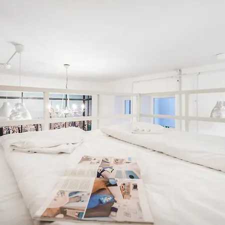 Bpr Rainbow Design Apartment