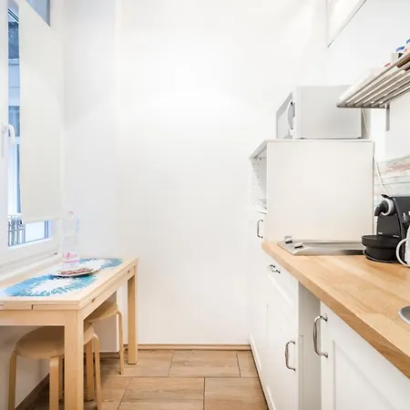 Bpr Rainbow Design Apartment *