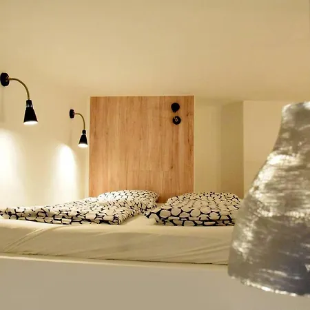 Bpr Rainbow Design Apartment Budapest